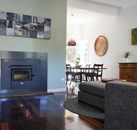 Gallery House Dwellingup - Accommodation Melbourne