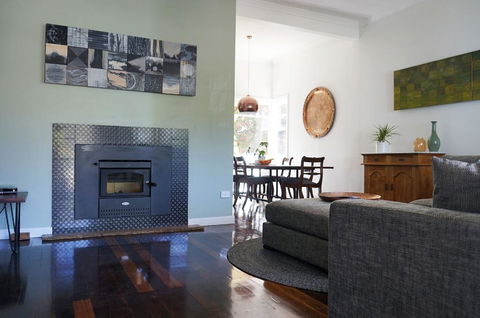 Gallery House Dwellingup - Accommodation Melbourne 0