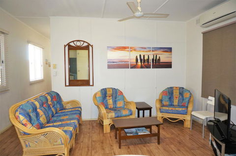 Getaway Villas Unit 3 - 3 Bedroom Self-Contained Villa With A Deck - Accommodation Melbourne 2