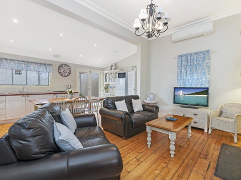 Ginabella - Accommodation Melbourne 0