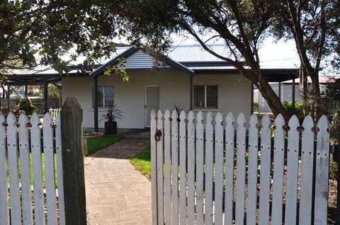 Girraween House - Accommodation Melbourne 0