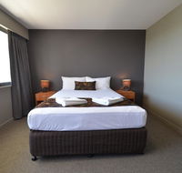 Gladstone Reef Hotel Motel - Melbourne 4u