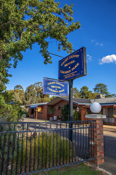 Golden Country Motel And Caravan Park - Accommodation Melbourne 3