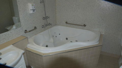 Golden Leaf Motel - Accommodation Melbourne 1