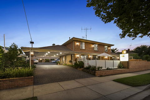 Golden Square Motor Inn - Accommodation Melbourne 0