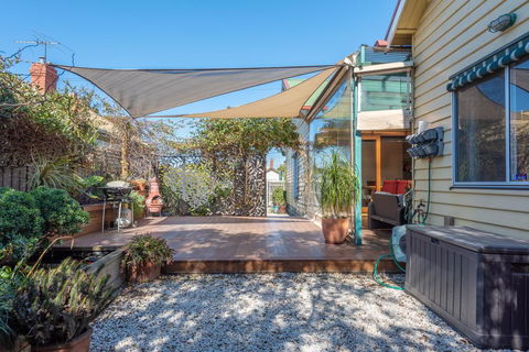 Gorgeous Family Retreat - Accommodation Melbourne 1