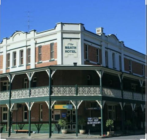 Grand Neath Hotel - Accommodation Melbourne 0