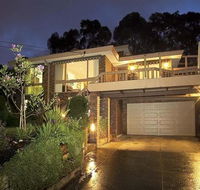 Great Views/Location 5 bedrooms in Glen Waverley - Accommodation Melbourne