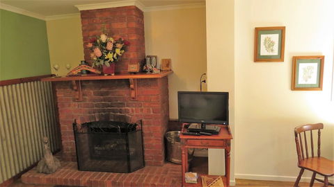 Gumtree On Gillies Bed And Breakfast - Accommodation Melbourne 3