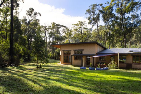 Gumtree Spring - Accommodation Melbourne 0