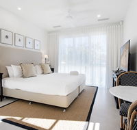 Hamptons 1 Broadbeach Apartment - 1 Bedroom - New Luxurious - Accommodation Melbourne