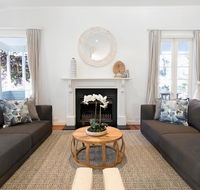 Hamptons Style Family Home 5 Minutes From Beach - Accommodation Melbourne
