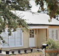 Happy cozy house for holidays Beach BBQ Pet friendly 35kms from CBD in country life style  - Accommodation Melbourne