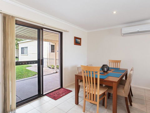 Happy Tails' , 55 Pantowora Street - Pet Friendly, Air Conditioned - Accommodation Melbourne 2