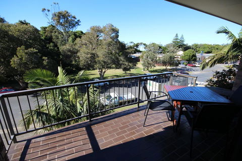 Hawaiian Gardens - Unit 3 - Accommodation Melbourne 3