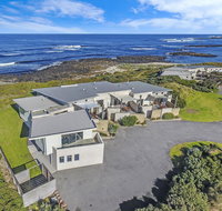HEARN'S BEACHSIDE VILLA 1 - Accommodation Melbourne