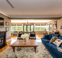Hedge House - luxury space style great location - Accommodation Melbourne