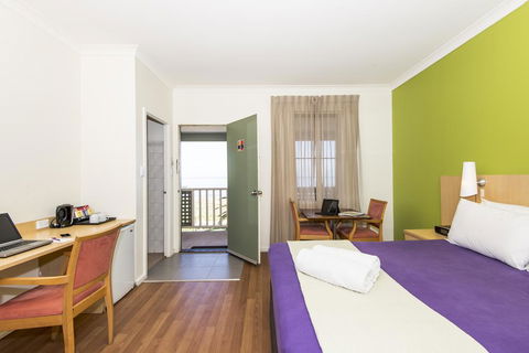 Hedland Hotel - Accommodation Melbourne 3