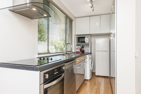Hensman 01 - Accommodation Melbourne 2