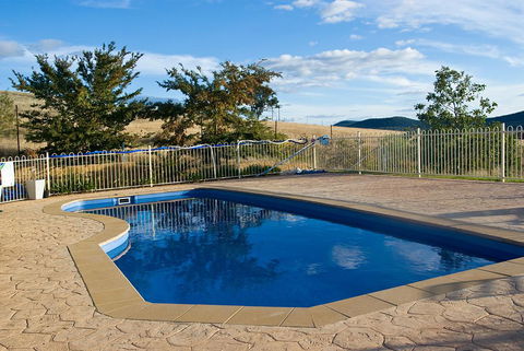 Hermitage Hill Country Retreat - Melbourne 4u 1