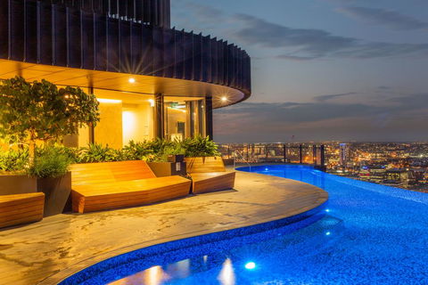 High Life Central With Pool And Car Park - Melbourne 4u 3