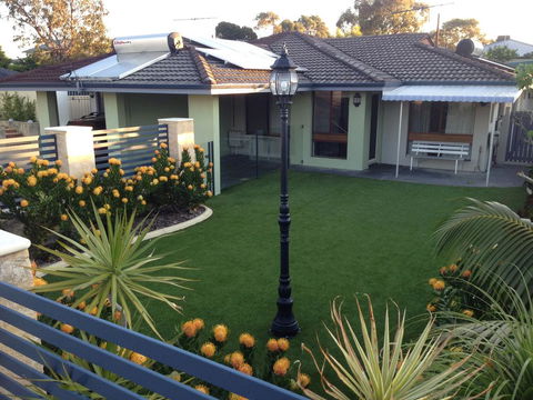 Hillarys Holiday Home - Accommodation Melbourne 0