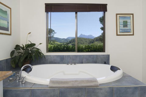 Hillcrest Mountain View Retreat - Accommodation Melbourne 2