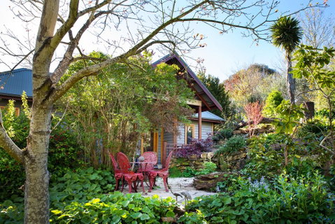 Hills End Camellia - Accommodation Melbourne 0