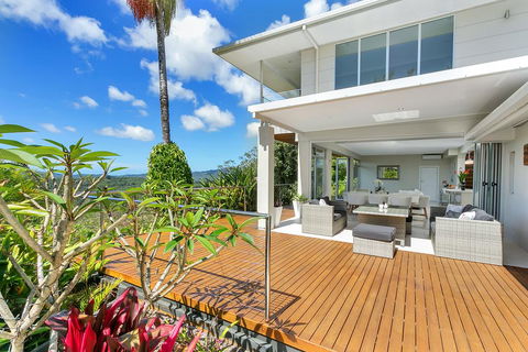 Hilltop Rainforest Retreat - Accommodation Melbourne 0