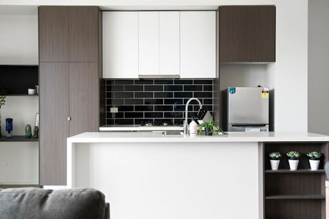 HOLIDAY HOME 3BR TOWNHOUSE With WIFI NEAR HIGHPOINT - Accommodation Melbourne 2