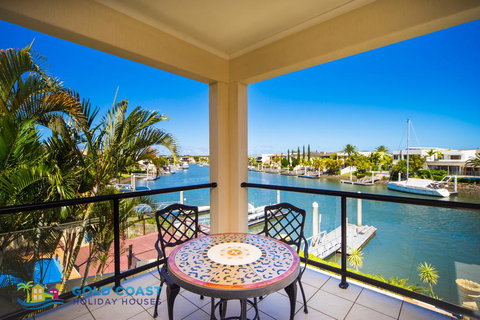 Holiday Home Luxe @ Sanctuary Cove - Accommodation Melbourne 3