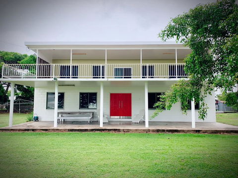 Holiday Rental - Huge House With Beach Views - Melbourne 4u 0