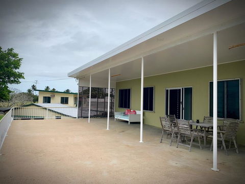 Holiday Rental - Huge House With Beach Views - Melbourne 4u 2