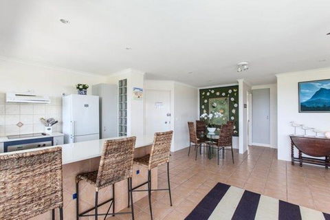 Home Away From Home With Sweeping Ocean Views - Unit 12, 60 Peregian Esplanade - Accommodation Melbourne 3