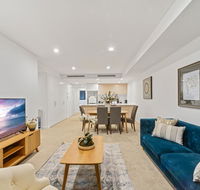 HomeHotel New and Comfort 3 Bedrooms security Apt - Accommodation Melbourne