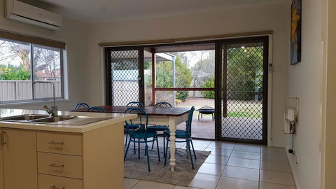 Homely Getaways - Eighth Street Mildura - Accommodation Melbourne 0