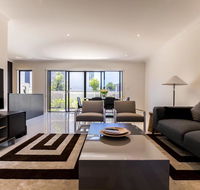 Homeplus-Escape to Modern Home in Hope Island - Accommodation Melbourne