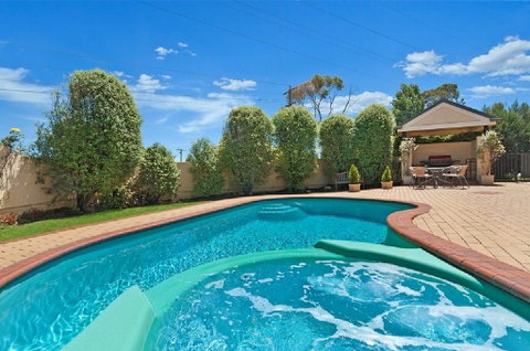 Hopkins House Motel & Apartments - Accommodation Melbourne 1
