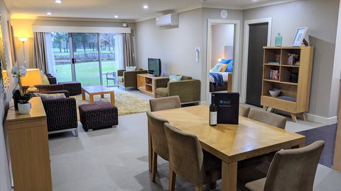 Jewel In The Crowne - Accommodation Melbourne 0