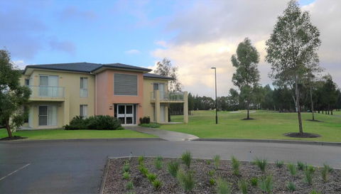 Jewel In The Crowne - Accommodation Melbourne 1