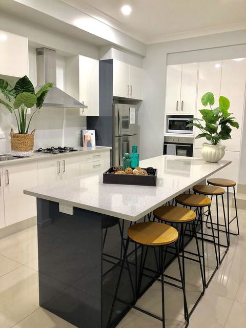 Jewel In The West-Newly Built And Spacious - Accommodation Melbourne 3