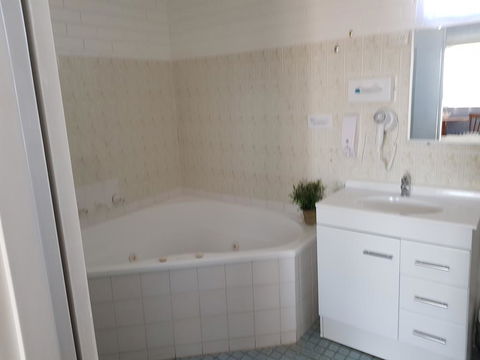 Jillaroo Motor Inn - Accommodation Melbourne 3