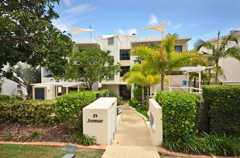 Jomar U1, 21 McIlwraith Street, Moffat Beach - Accommodation Melbourne 0