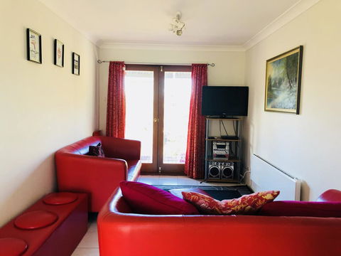 Josefinas - Accommodation Melbourne 1