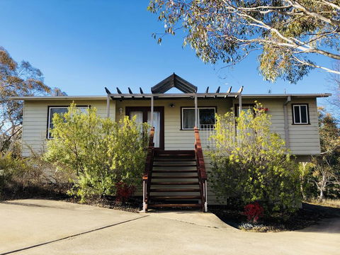 Josefinas - Accommodation Melbourne 0