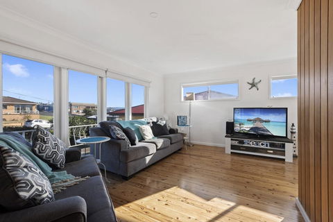 Jubilee Ave 10, Ulladulla - Accommodation Melbourne 0