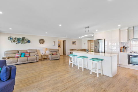 Kalimna Lakeside Living - Melbourne 4u 3