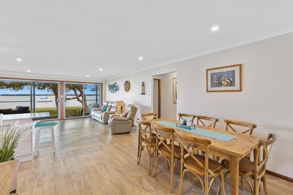 Summerland Point NSW Accommodation Melbourne