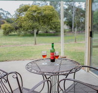 Karinya Cottage - Pet friendly country retreat - Accommodation Melbourne