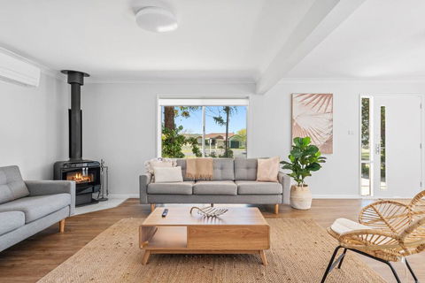 Kendall Cres 49 Burrill Lake - Accommodation Melbourne 2